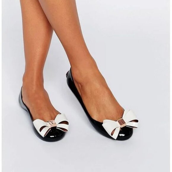 Ted Baker Black Leather Exaggerated White Bow - Picture 13 of 13